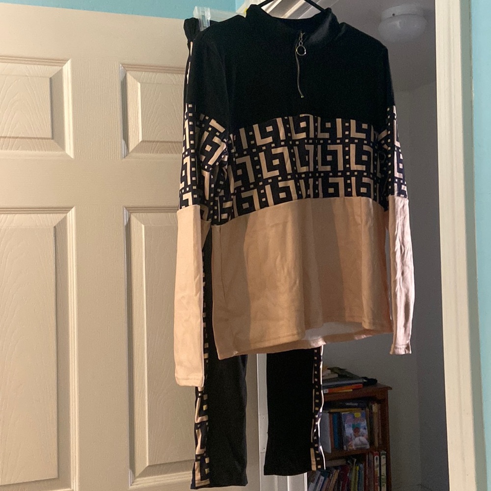 ChicMe pants and pull on light jacket with half zipper M New